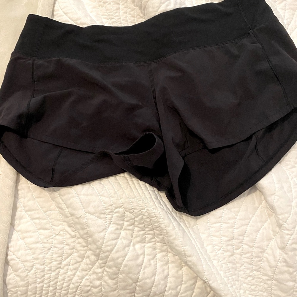 Lululemon black speed up size 6 shorts. 2.5 inseam. Great condition.